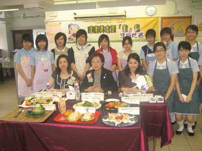 中三家政科同學參加「健康美食新煮意」烹飪比賽